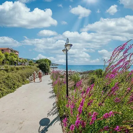 Premier Fort Beach Luxury *