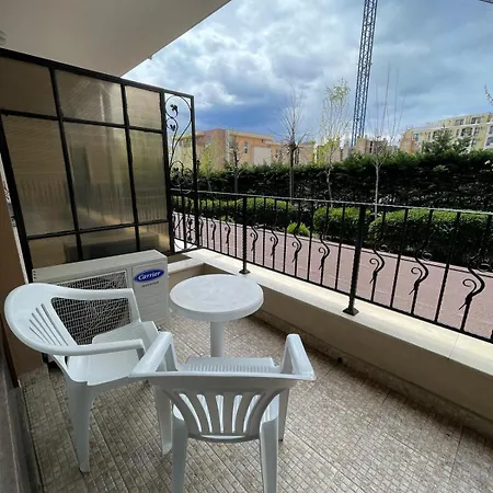 Premier Luxury Apartament *